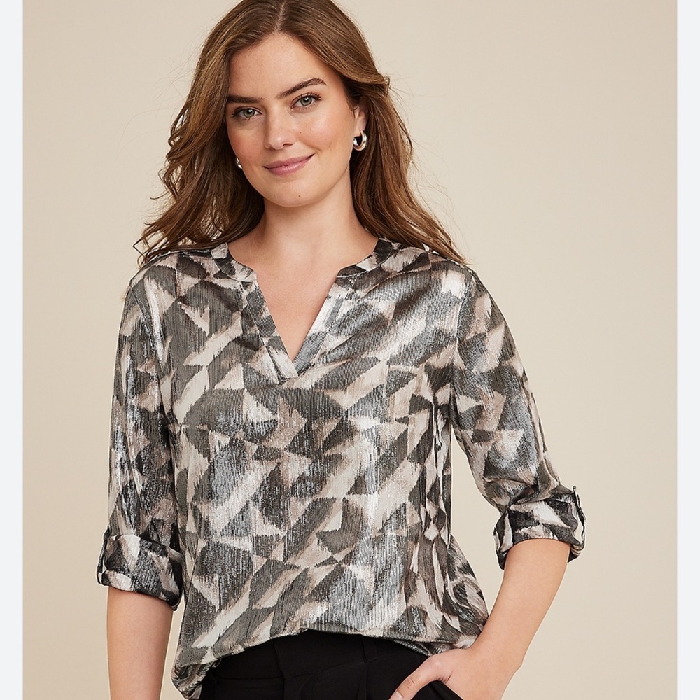 Maurice’s geo metallic 3/4 sleeve popover blouse